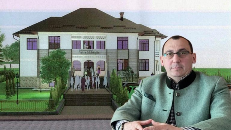 FOTO Un cămin cultural de toată frumusețea se construiește în comuna Vatra Moldoviței: „Se vor organiza și desfășura de activități cultural-artistice și de educație permanentă pentru conservarea și transmiterea valorilor morale și artistice ale comunității”