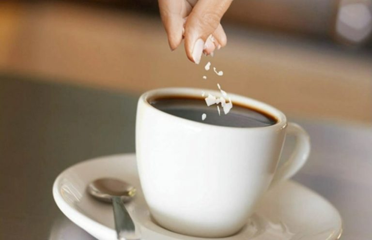 O bătrână de 74 de ani a fost trimisă în judecată pentru tâlhărie după ce i-a pus diazepam în cafea unei alte bătrâne de 89 de ani și a furat din casă bani și bijuterii de aproape 7.000 de lei
