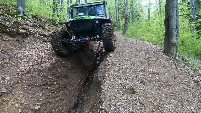 FOTO Aproximativ 100 de echipaje vor participa la cea mai frumoasă etapă a Campionatului Național de Off Road, în inima Bucovinei. Competiția va fi transmisă în direct prin sateliții Starlink