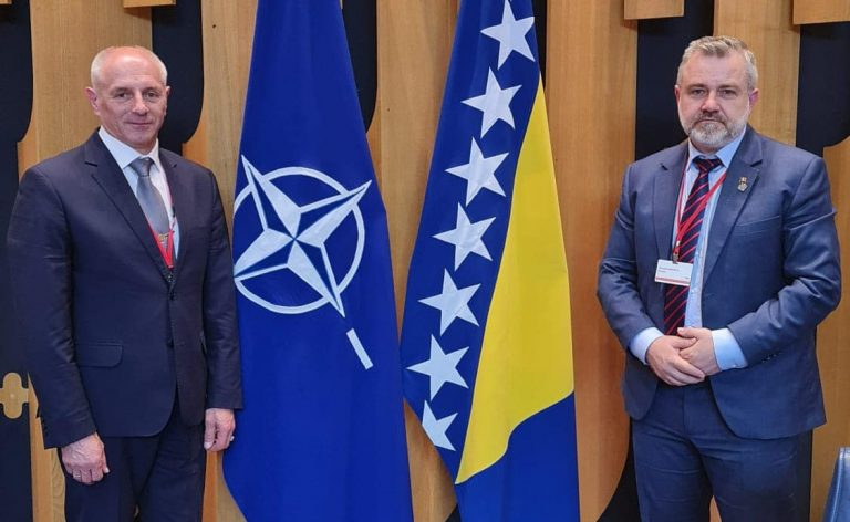 FOTO Senatorul George Mîndruță a fost în Bosnia și Herțegovina la o reuniune a parlamentarilor din țări membri NATO, țări partenere, dar și delegați cu rol de observatori și oficiali ai Bosniei și Herțegovinei