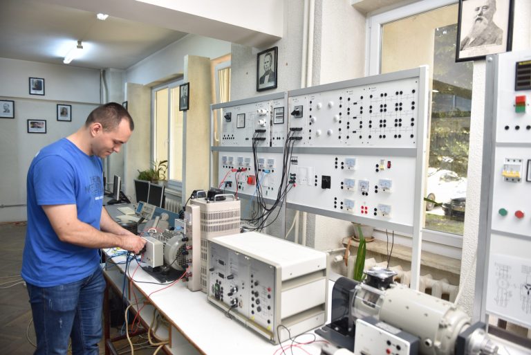 USV va avea în acest an cel mai mare număr de locuri bugetate din istoria instituției. Facultatea de Inginerie Electrică și Știința Calculatoarelor va fi cea mai „vânată” de către viitori studenți