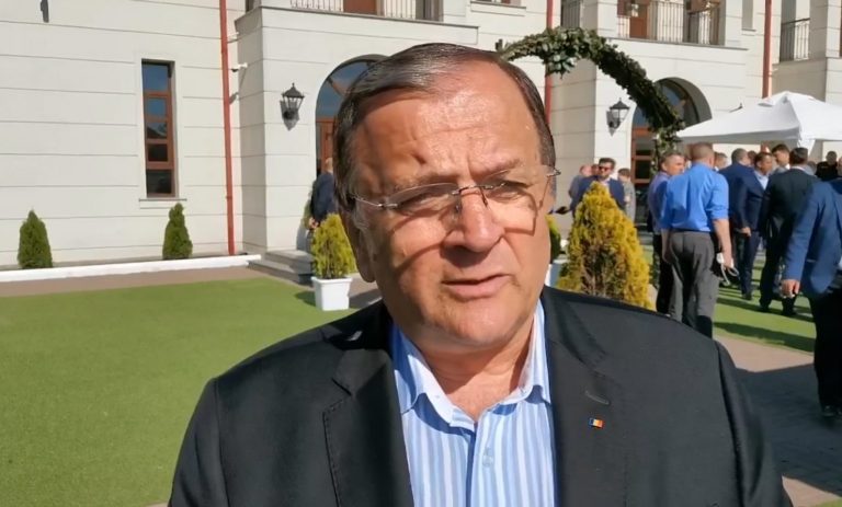 VIDEO Gheorghe Flutur: „La intrare în Siret avem aproape 20 de kilometri de TIR-uri. Am cerut părții ucrainene să accelereze procesarea datelor și ne-au promis că în zilele următoare vor suplimenta numărul de vameși”
