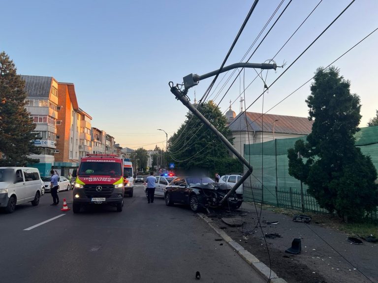 VIDEO FOTO Individul care a produs accidentul rutier din fața Autogării Suceava a fost reținut pentru 24 de ore