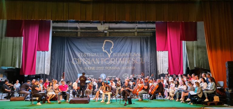 Festivalul Internațional „Ciprian Porumbescu” va continua astăzi cu un spectacol de excepție care va avea loc la Casa de Cultură