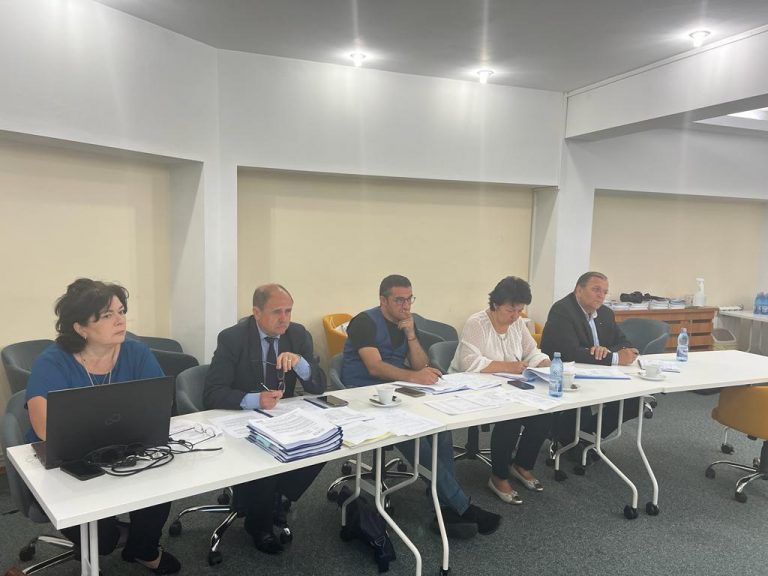 FOTO Gheorghe Flutur: „Consiliul Județean Suceava a prezentat un număr mare de proiecte, pornind de la cele de reabilitare energetică, digitalizare rețelelor edilitare, apă, canal și gaze naturale din județul Suceava, precum și proiecte de infrastructură rutieră”