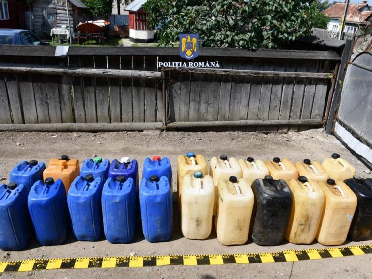 FOTO Trei dintre hoții care au furat peste 150.000 de euro, 150.000 de lei și 1,5 tone de motorină în doar patru luni au fost arestați preventiv de Judecătoria Rădăuți
