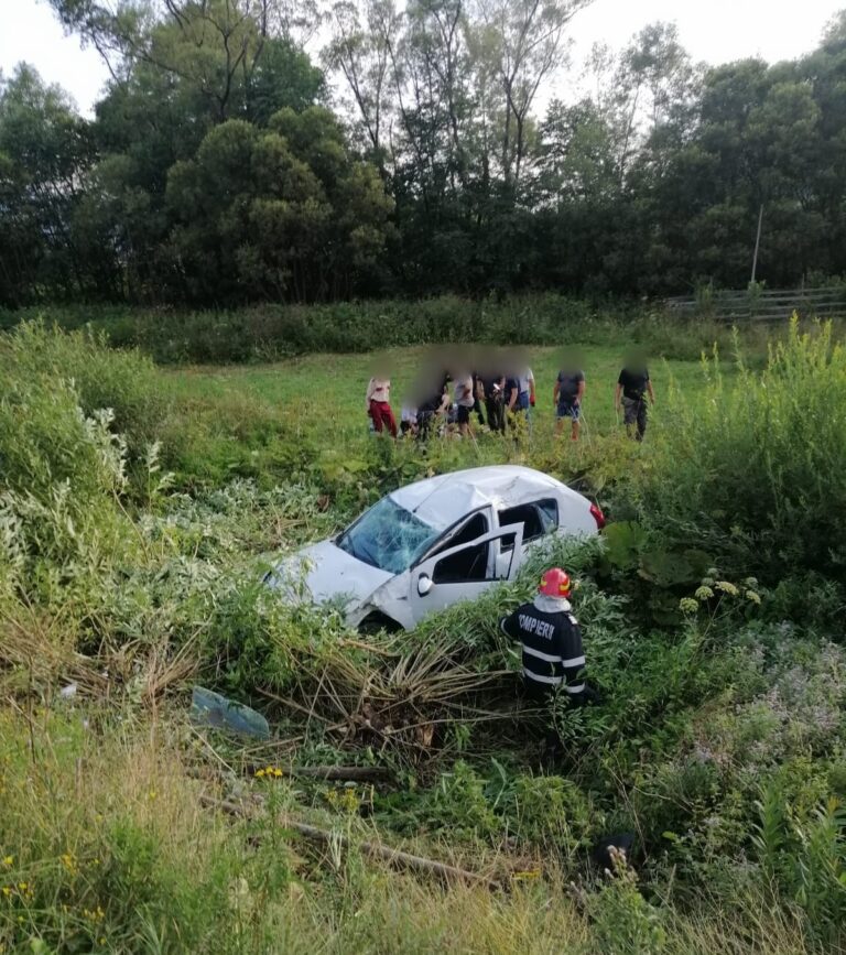 FOTO Un bătrân de 72 de ani a produs accidentul de la Dorna Arini în care a fost rănită o fetiță de 9 ani