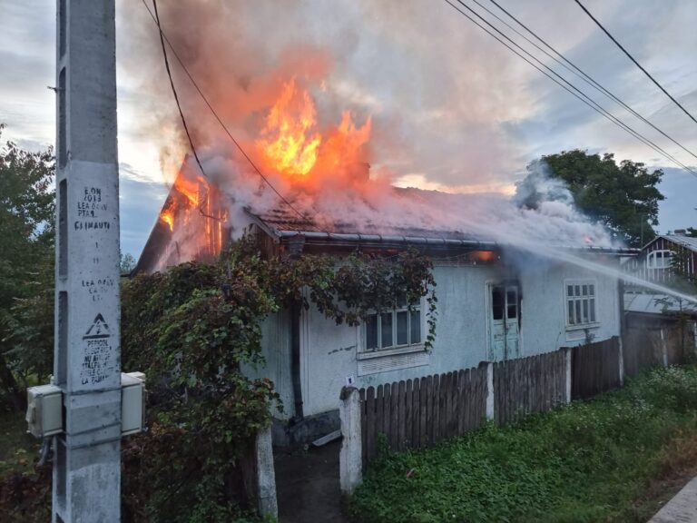 FOTO Incendiu izbucnit la o casă din Climăuți de la improvizațiile făcute la instalația electrică
