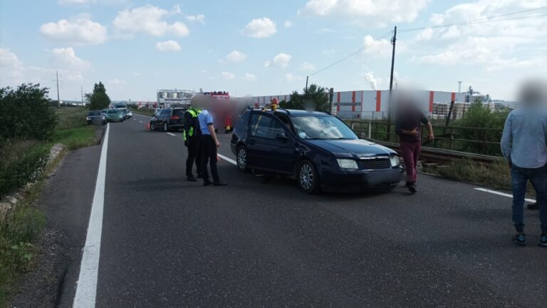 FOTO Accident cu doi răniți produs la Dornești de un șofer care nu s-a asigurat corespunzător în momentul în care s-a angajat în depășirea unui vehicul lent