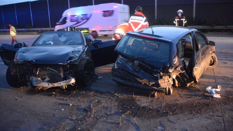 Accident produs între un BMW și un Porsche într-o intersecție din satul Sfântu Ilie