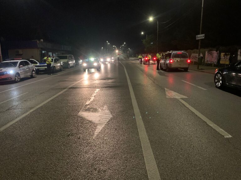 FOTO Polițiștii au efectuat o acțiune de amploare în zona metropolitană a Sucevei soldată cu amenzi de peste 45.000 de lei, cu șapte permise reținute și cu 206 șoferi testați cu aparatul etilotest