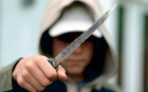 Femeia din Șaru Dornei care și-a înjunghiat mortal soțul gelos a fost trimisă în judecată