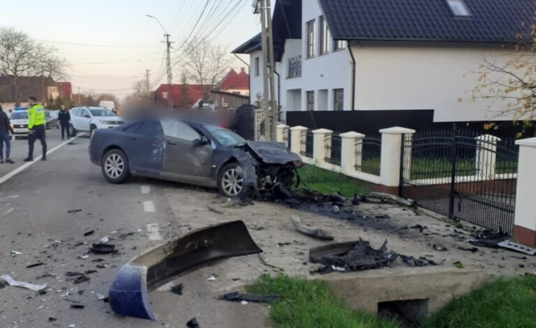 FOTO Un bărbat a murit într-un accident produs la Vicovu de Sus