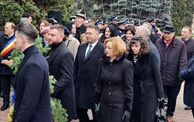 Mesajul deputatului Mirela Adomnicăi de Ziua Bucovinei: „Am bucuria ca în această zi deosebită pentru noi toți să vă urez La Mulți Ani Dragi Bucovineni”