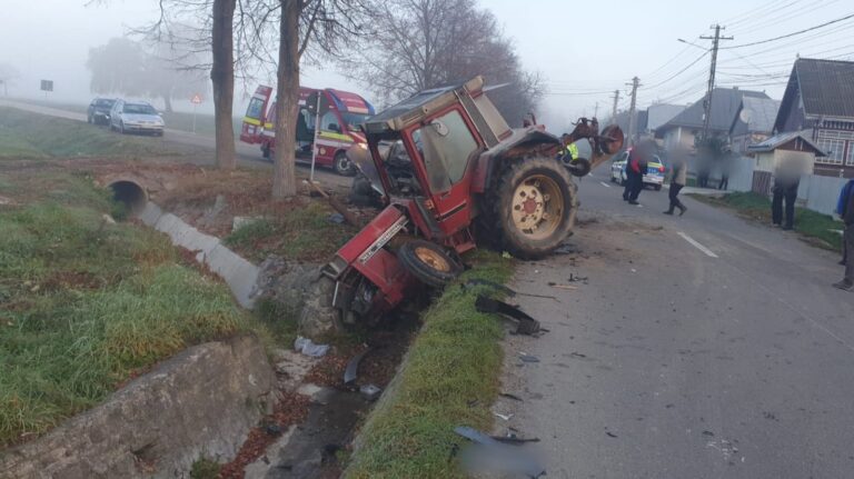 FOTO Un individ fără permis care conducea un BMW cu numere false a fost implicat în accidentul de la Pârteștii de Sus