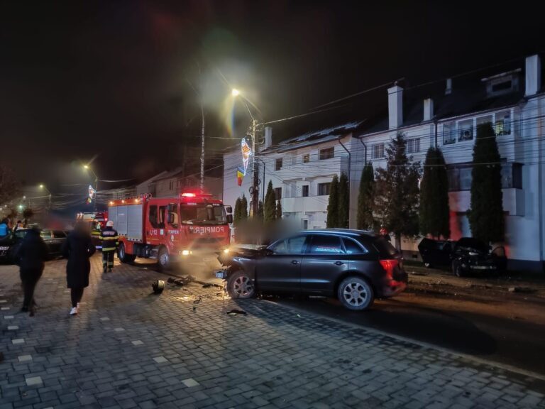 FOTO Trei persoane au fost rănite într-un accident produs la Vicovu de Sus