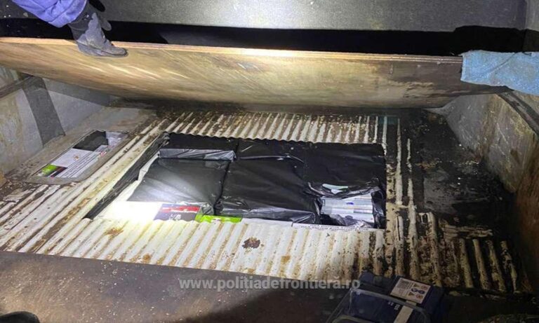 FOTO Un botoșănean a rămas fără un microbuz, după ce polițiștii de frontieră din Vama Siret i-au găsit țigări de contrabandă în podeaua vehiculului