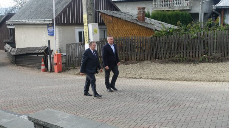Gheorghe Flutur, după vizita făcută de premierul Nicolae Ciucă la Vicovu de Sus: „Trebuie să privim cu optimism, ca o oportunitate de dezvoltare a localităților din județul Suceava limitrofe cu frontiera Ucrainei”