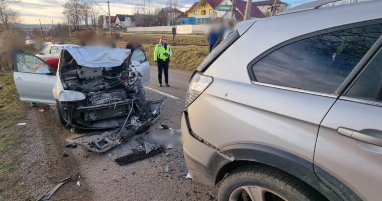 FOTO Accident cu doi răniți produs la Todirești