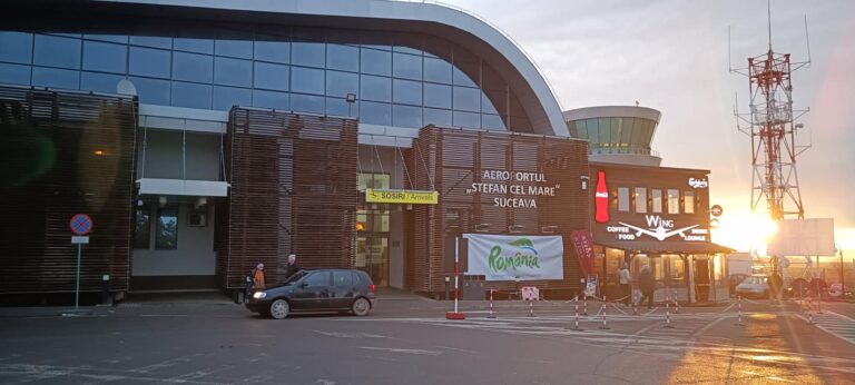 Reacția Consiliului Județean Suceava după ce activitatea Aeroportului Internațional „Ștefan cel Mare” Suceava a fost grav perturbată de ceață: „Mulțumim pasagerilor pentru înțelegerea situației”