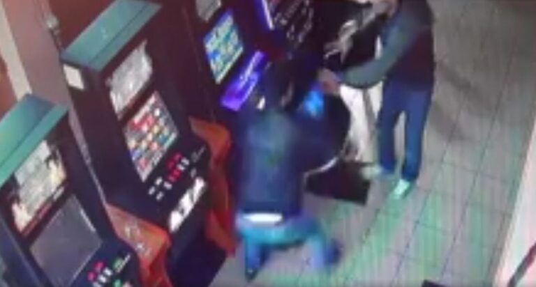 Un scandalagiu din Marginea a depus plângere la Poliție după ce s-a îmbătat și a făcut circ într-un cazinou din Rădăuți, unde a pierdut 1.000 de lei