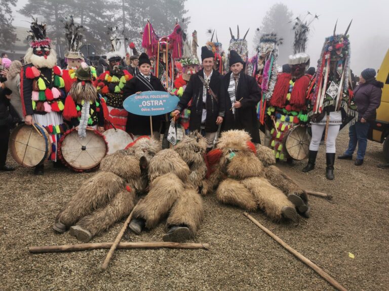 VIDEO FOTO Prima ediție a Festivalului de Datini și Obiceiuri pe stil vechi de la Râșca a coincis cu finalul programului Crăciun în Bucovina: „Oamenii au spus cu emoție că își doresc ca aceste evenimente să continue”