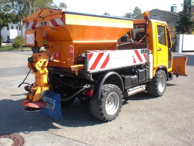 Aproape 100 de tone de sare au fost împrăștiate pe drumurile naționale din județul Suceava pentru a fi prevenită apariția poleiului