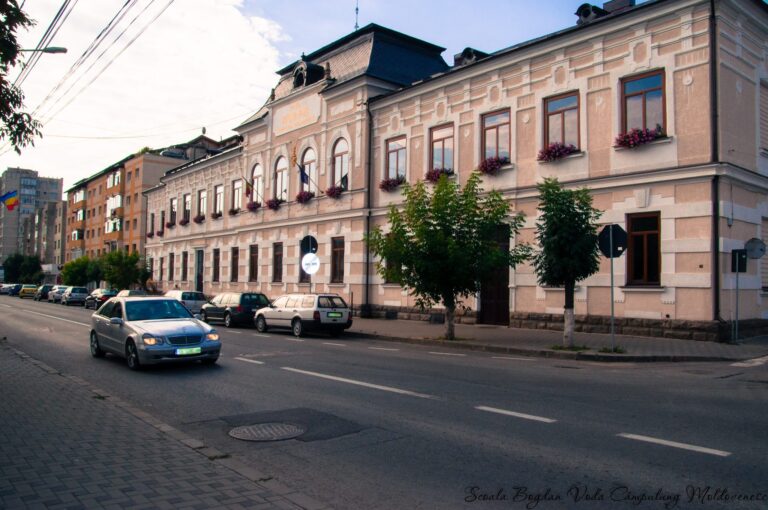 Părinții elevilor din clasa copilului de 7 ani care reclamă că a fost bătut de învățătoare: „Credem în nevinovăția doamnei învățătoare și cu siguranță că aceasta o să fie dovedită”