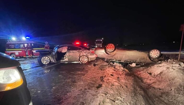 FOTO Accident cu doi răniți produs la Dărmănești de un șofer beat