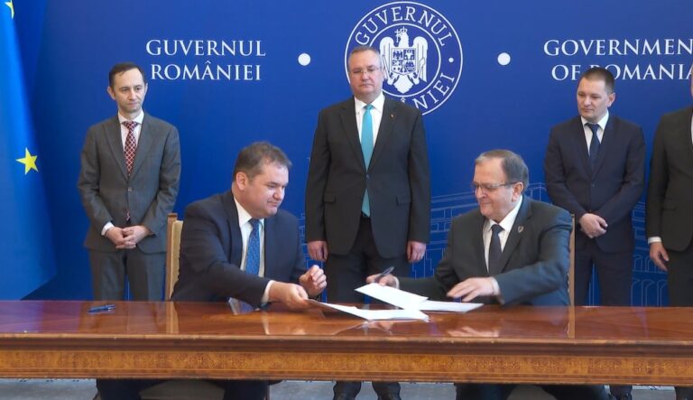 Gheorghe Flutur a semnat astăzi la București proiectul ce vizează realizarea a aproape 200 de kilometri de piste de bicicletă în județele Suceava, Bistrița și Mureș: „Turismul pe bicicletă înseamnă mai multă sănătate și înseamnă punerea în valoarea a peisajului și a obiectivelor turistice ale Bucovinei”