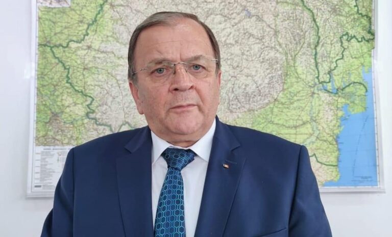 Gheorghe Flutur a anunțat că a semnat certificatele de urbanism pentru construirea de rețele și distribuție gaze naturale în localitățile Berchișești, Ciprian Porumbescu, Drăgoiești, Preutești și Vadu Moldovei