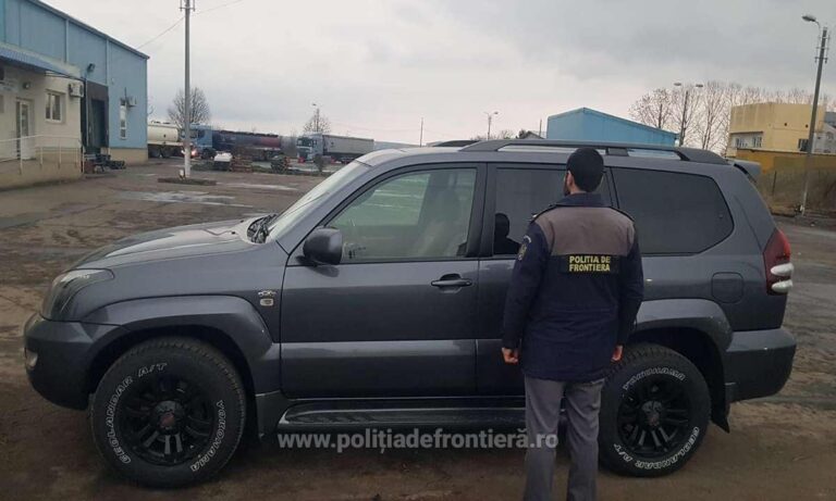 FOTO Ucrainean depistat la volanul unei mașini furate din Spania, în Vama Siret