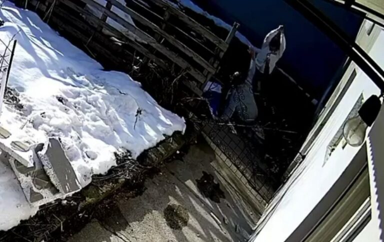 VIDEO Imagini cu crima sălbatică comisă de un tânăr din Câmpulung Moldovenesc. Victima, concubinul mamei, a rămas fără craniu