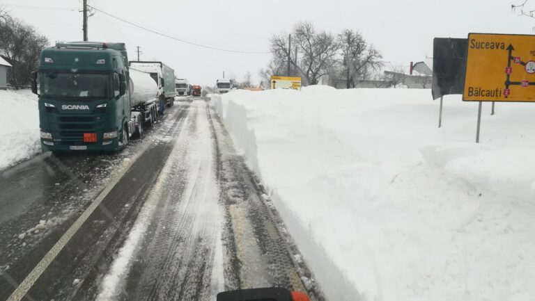 34 de drumuri județene cu lungimea de 605 kilometri au fost afectate de căderile masive de zăpadă însoțite de viscol din ultimele zile