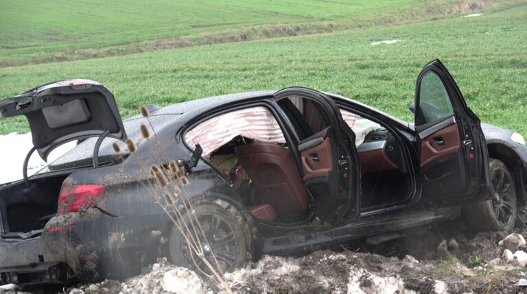 FOTO Trei dintre victimele accidentului de pe centura Sucevei au fost băgate de urgență în sălile de operație