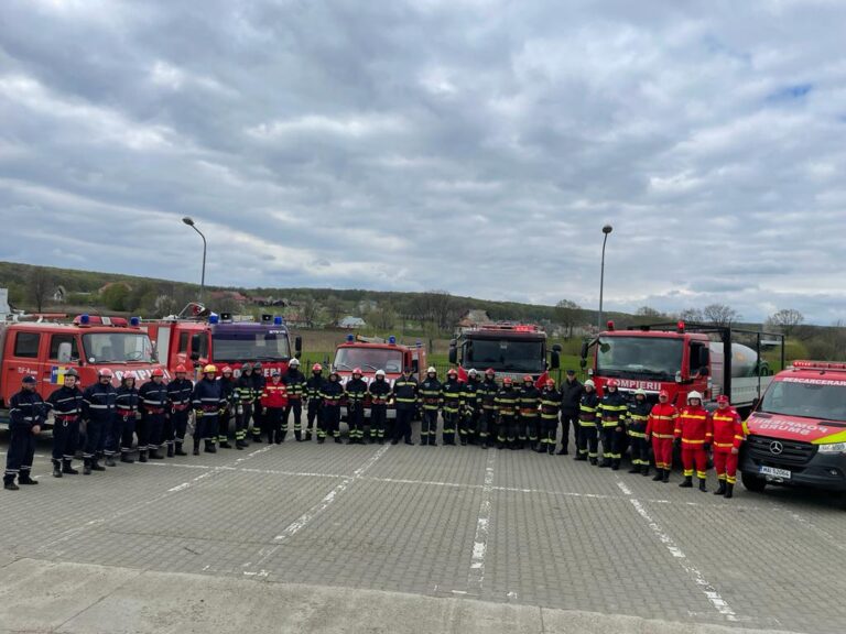 FOTO Simulare de incendiu organizată de pompierii suceveni la Mănăstirea Dragomirna