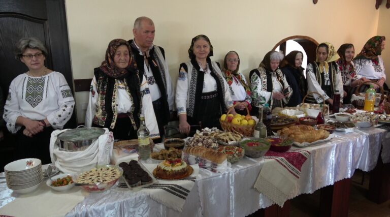 FOTO Festivalul Produselor Tradiționale de Post de la Adâncata a ajuns la cea de-a IX-a ediție: „Gospodinele noastre s-au întrecut una pe cealaltă în ceea ce privește realizarea produselor tradiționale de post”