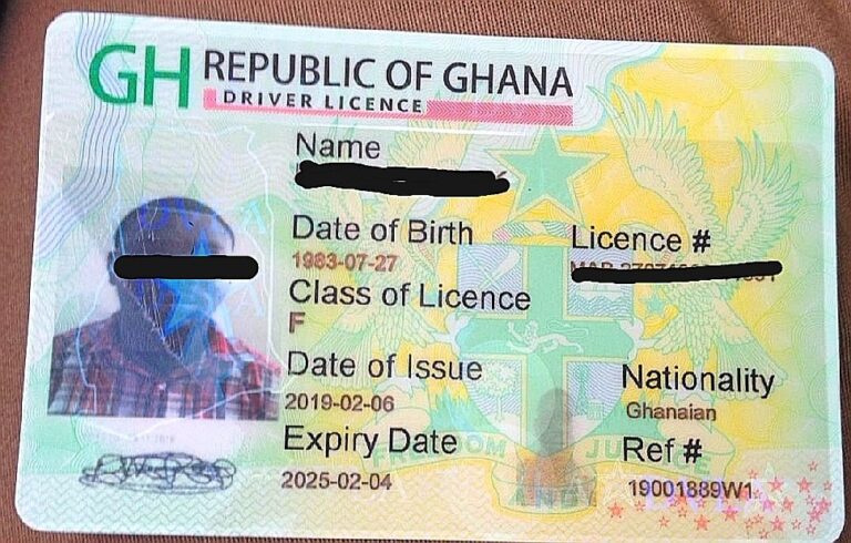 Un ghanez s-a ales cu un dosar penal pentru două infracțiuni după ce mama lui i-a trimis permisul de conducere prin curier din Ghana