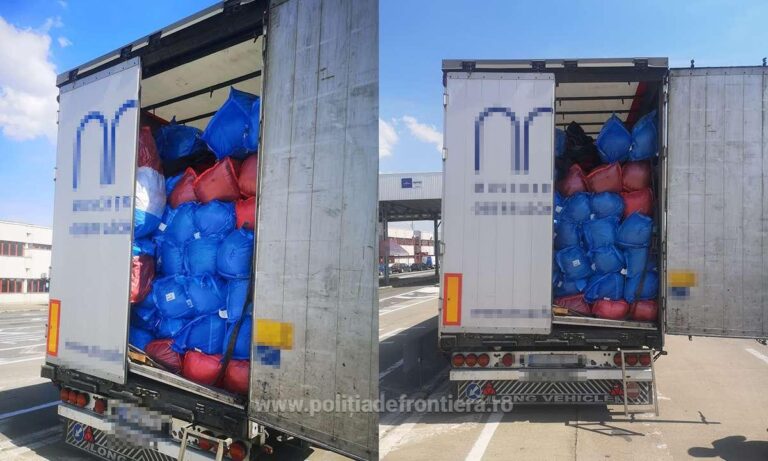 FOTO Un TIR cu deșeuri care se deplasa din Polonia spre Suceava a fost oprit în Vama Petea
