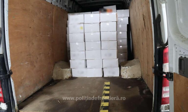FOTO Șase tone de tutun, în valoare de 117.000 de dolari, confiscate în Vama Siret