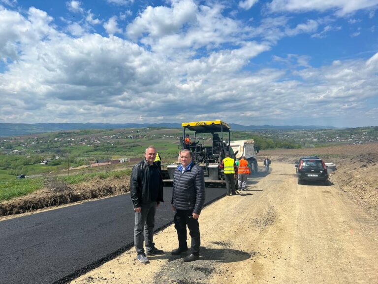 FOTO Gheorghe Flutur a anunțat demararea lucrărilor la DJ 178, drumul care leagă Comănești de Bălăceana: „Populația de aici aștepta de mult această investiție”