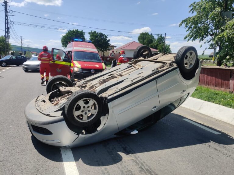 FOTO O tânără din Botoșani a ajuns la spital în urma unui accident produs la Călugăreni