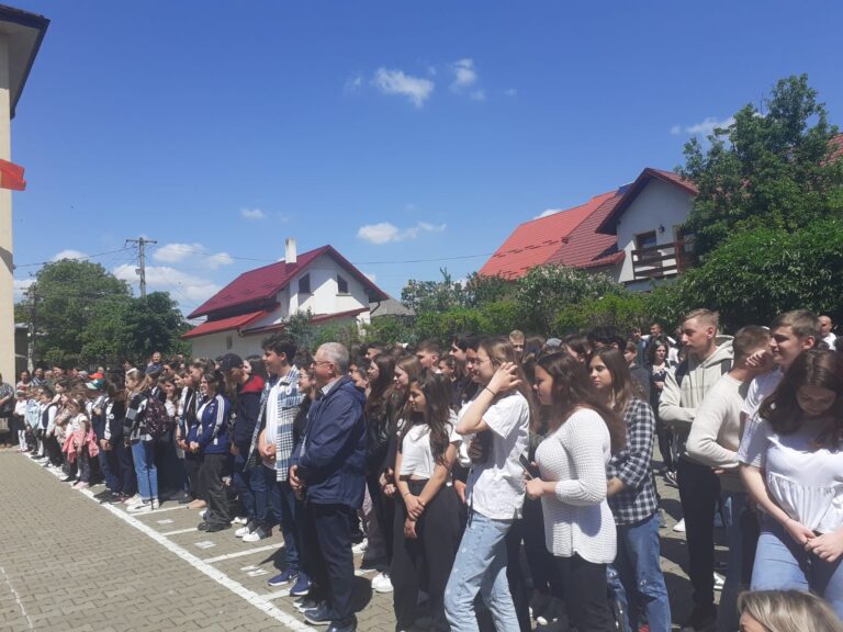 FOTO Zilele Liceului „Iorgu Vârnav Liteanu” de la Liteni sărbătorite cu mare fast: „O comunitate educată înseamnă o comunitate mai dezvoltată”
