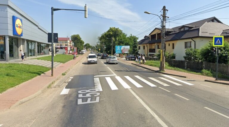 Adolescentă lovită de o mașină pe o trecere pentru pietoni din Suceava