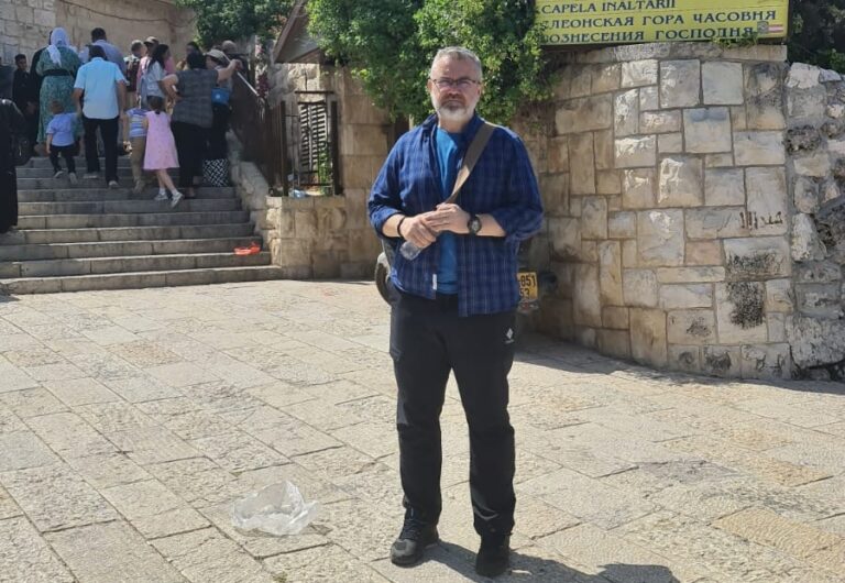 FOTO Mesajul senatorului George Mîndruță de Ziua Eroilor: „Să ne rugăm pentru sănătatea celor dragi și să fim mai buni, indiferent de situație”