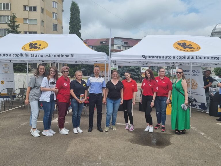 FOTO Peste 1.000 de copii și adulți au participat în Rădăuți și Suceava la „Caravana Siguranța Auto Copii”