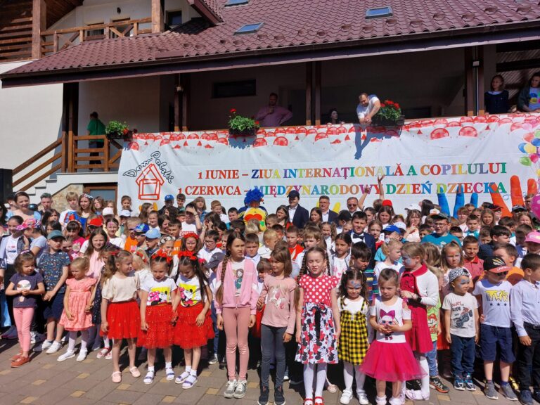 FOTO Peste 600 de copii au sărbătorit Ziua Internațională a Copilului, la Solonețu Nou, în cadrul unui eveniment organizat exemplar de Uniunea Polonezilor din România