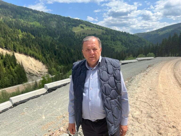 Replica lui Gheorghe Flutur la atacul lansat de senatorul Ioan Stan: „Alegeți să faceți o campanie murdară în loc să puneți umărul alături de noi pentru a aduce și mai mulți bani în județul Suceava”