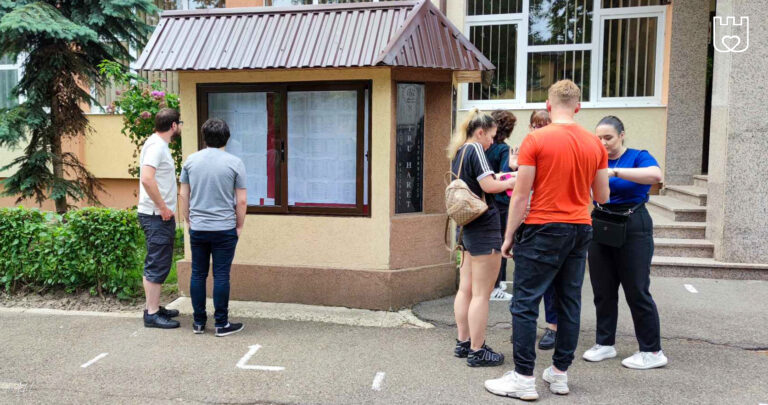 FOTO Primăria Suceava va premia cu câte 3.000 de lei elevii care au obținut media 10 la Evaluarea Națională