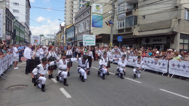 Câmpulung Moldovenesc găzduiește cea de-a XXXVI-a ediție a Festivalului Internațional de Folclor „Întâlniri Bucovinene”